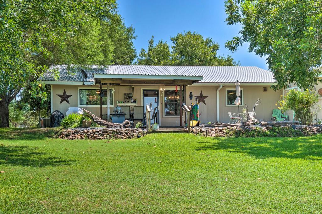 Bluffton Home With Fire Pit, Backyard Beach & Lake! - thumb 0