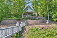 Booking Bracey Accommodation Los Angeles