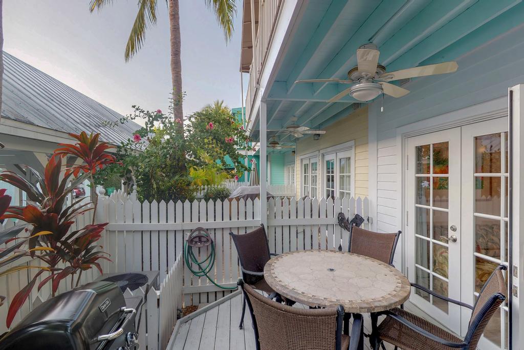 Bright Key West Beauty - thumb 1