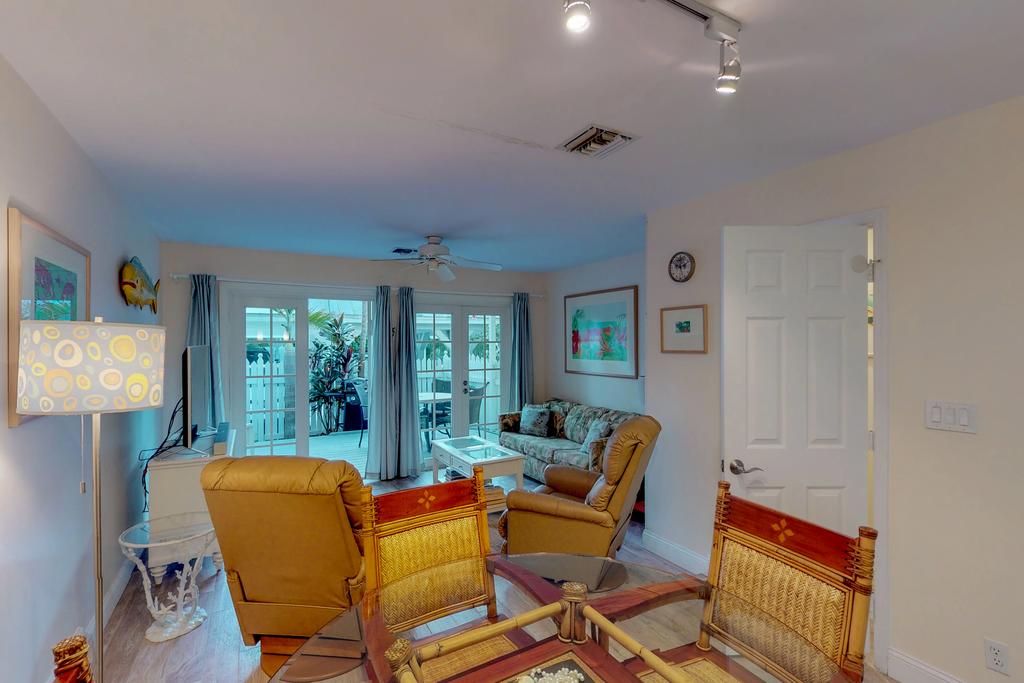 Bright Key West Beauty - thumb 2