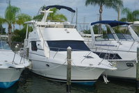Cabin Cruiser Boat Hotel Accommodation Los Angeles