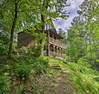 Cabin with 22 Acres  Patio - 3 Mi to Blowing Rock - Accommodation Los Angeles