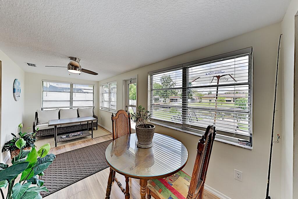 Canal-Front Coastal Home  Boat Dock & 2 Kayaks! Home - thumb 2