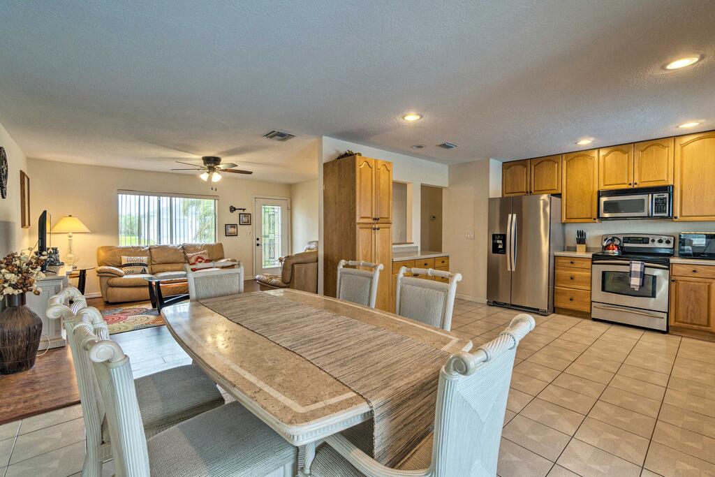 Canalfront Port Charlotte Getaway With Boat Dock - thumb 2