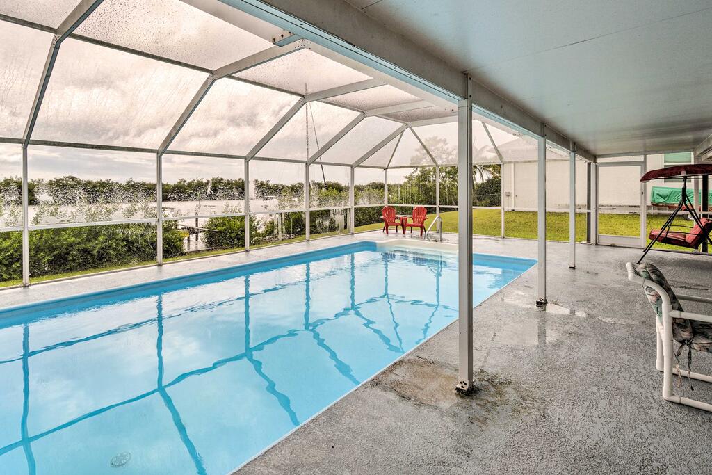 Canalfront Port Charlotte Getaway With Boat Dock - thumb 0