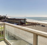 Cayucos Beachfront Condo with Stunning Water Views - Accommodation Los Angeles