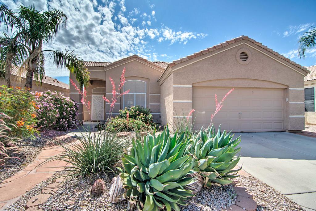 Chandler Home W/Pool & Hot Tub, Mins To I-10! - thumb 0