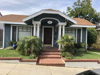 Charming Colonial Craftsman Cottage on Hillside Accommodation Los Angeles