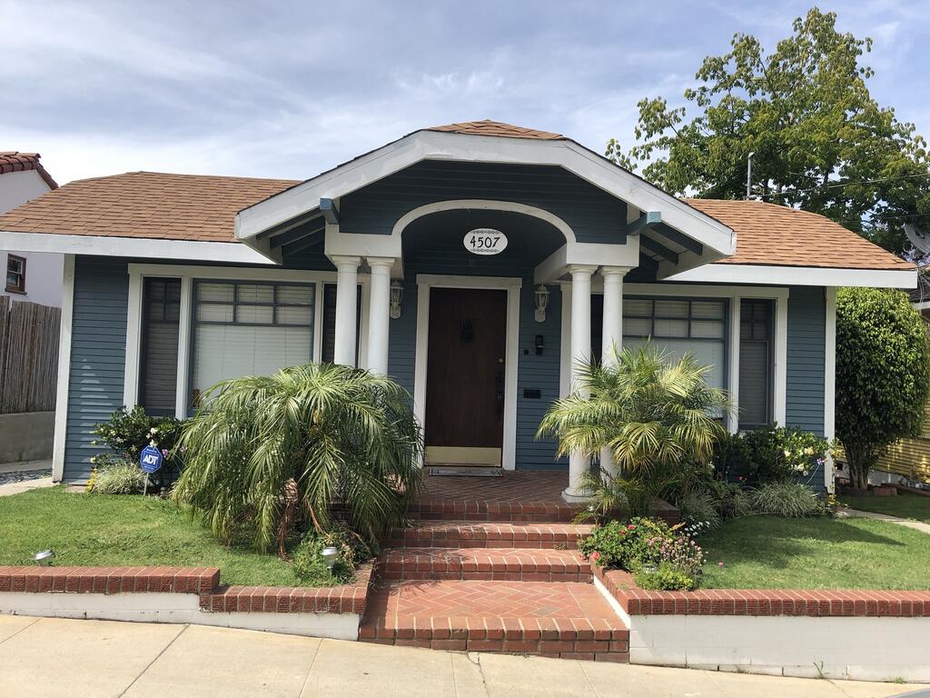 Charming Colonial Craftsman Cottage On Hillside - thumb 3