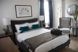 Charming Studio In Beverly Boulevard Sleeps 2