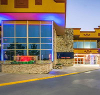 Clarion Inn  Suites University Center - Accommodation Los Angeles