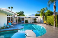 Collins Hideaway Accommodation Los Angeles