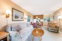 Comfy Lakeside Condo The Shores Accommodation Los Angeles