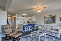 Condo on 1st Floor Along Lake Erie Shoreline Accommodation Los Angeles