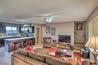 Condo with Balcony  BBQ - 1 Mi to Fountain Park Accommodation Los Angeles