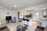 Contemporary Cottage Accommodation Los Angeles