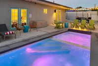 Contemporary Retreat w/ Heated Pool Spa  Firepit home Accommodation Los Angeles