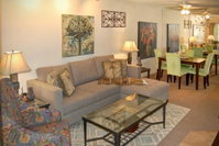 Couples Retreat - Resort Pool Patio Hot Tub Accommodation Los Angeles