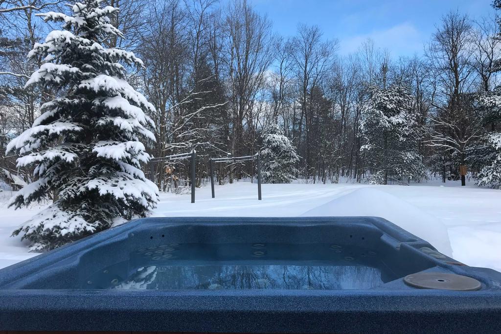 Cozy Gaylord Getaway With Hot Tub & Gazebo Access! - thumb 0