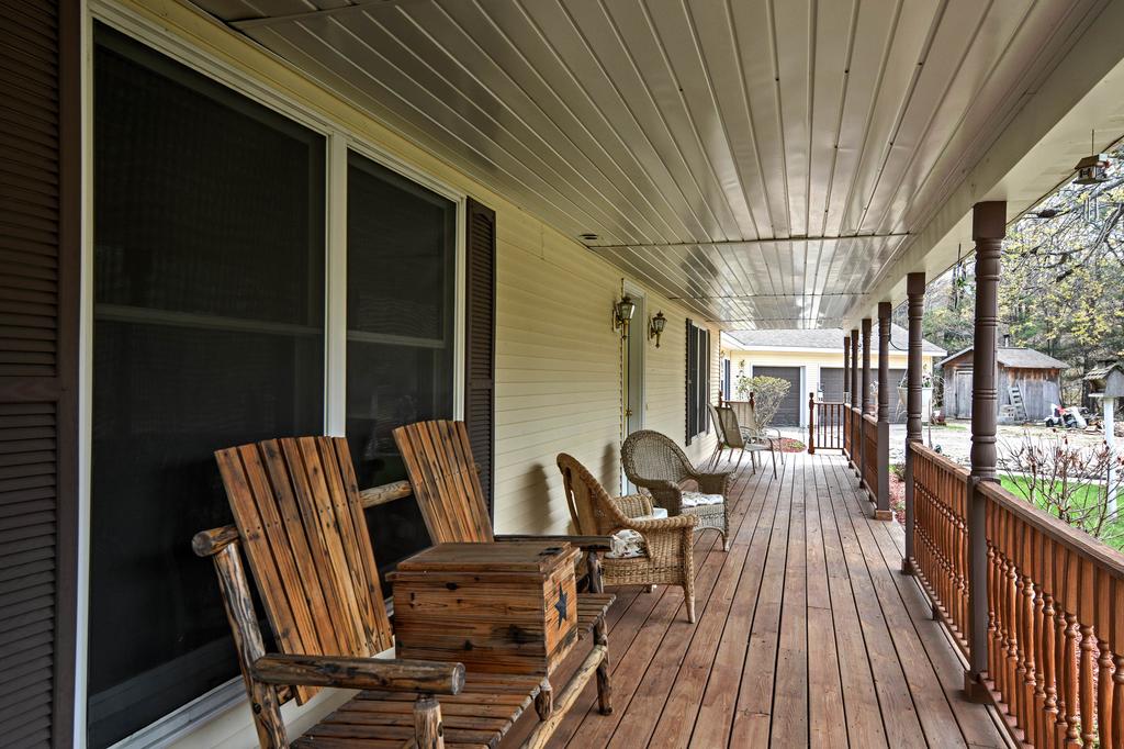 Cozy Gaylord Getaway With Hot Tub & Gazebo Access! - thumb 1