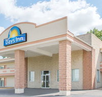 Days Inn by Wyndham St. Louis North - Accommodation Los Angeles