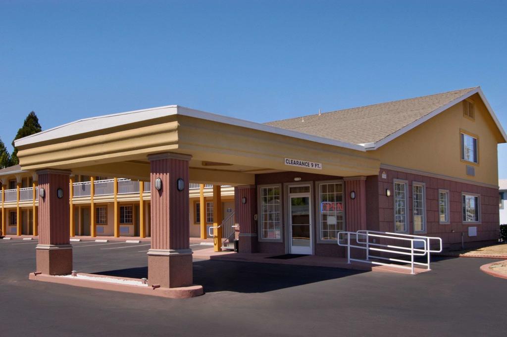Days Inn By Wyndham Ukiah - thumb 0