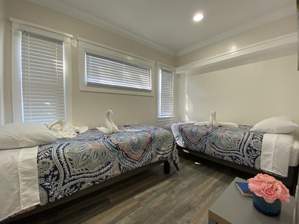 DEAR HOUSING LLC 1600 - thumb 1