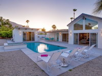 Dive-In Palm Springs Accommodation Los Angeles