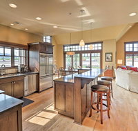 Downtown Condo Mins to Whitefish Resort and Lake! - Accommodation Los Angeles