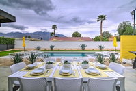 Dreamy Mid-Century Modern Pad with Pool 3Mi to Dtwn Accommodation Los Angeles