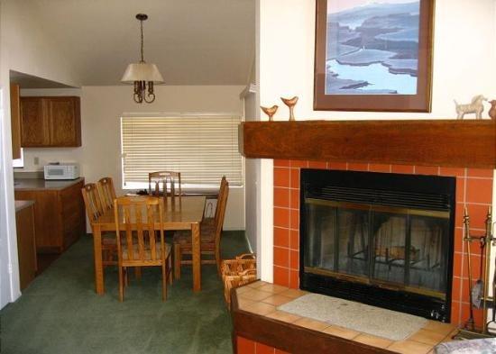 Edgewater #15 - 2BR/2BA - Mountain View - thumb 3