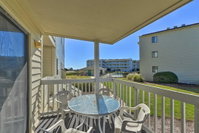 Emerald Isle Resort-Style Condo - Walk to Beaches Accommodation Los Angeles