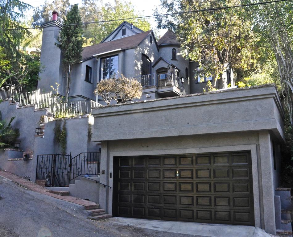 Famous Director's 1926 Dark Arts Castle Of Oddities - thumb 1