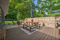Fully Renovated Home with Fire Pit Walk to Beach Accommodation Los Angeles