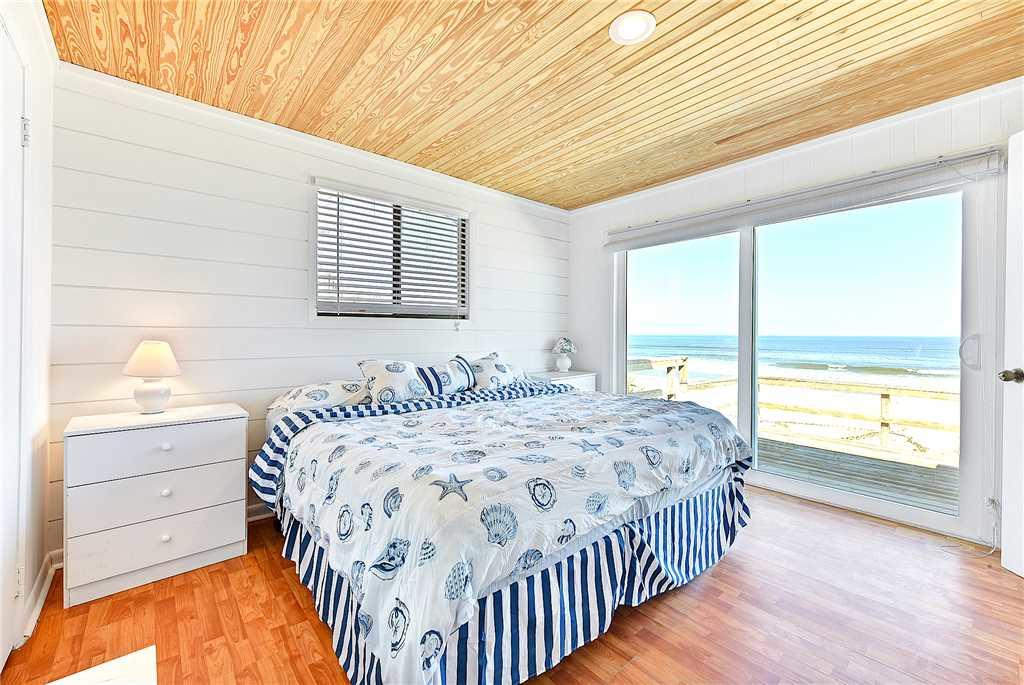 Harmony Beach House, 3 Bedrooms, Sleeps 6, Ocean Front, Large Deck - thumb 1