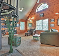 Hillside Cabin on 43 Acres with Private Lake  View - Accommodation Los Angeles