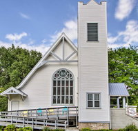 Historic Church Home - Walk to Durand Shops - Accommodation Los Angeles