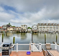 Home w/Water Views, 1 Mi to Boardwalk/Casinos - Accommodation Los Angeles