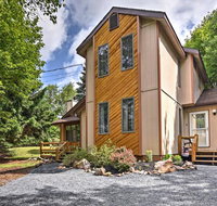 House with Porch Less Than 10 Mi to Lakes & Big Boulder Ski! - Accommodation Los Angeles