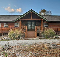 Huge Log Cabin with Deck - 5 Mins to Table Rock Lake! - Accommodation Los Angeles
