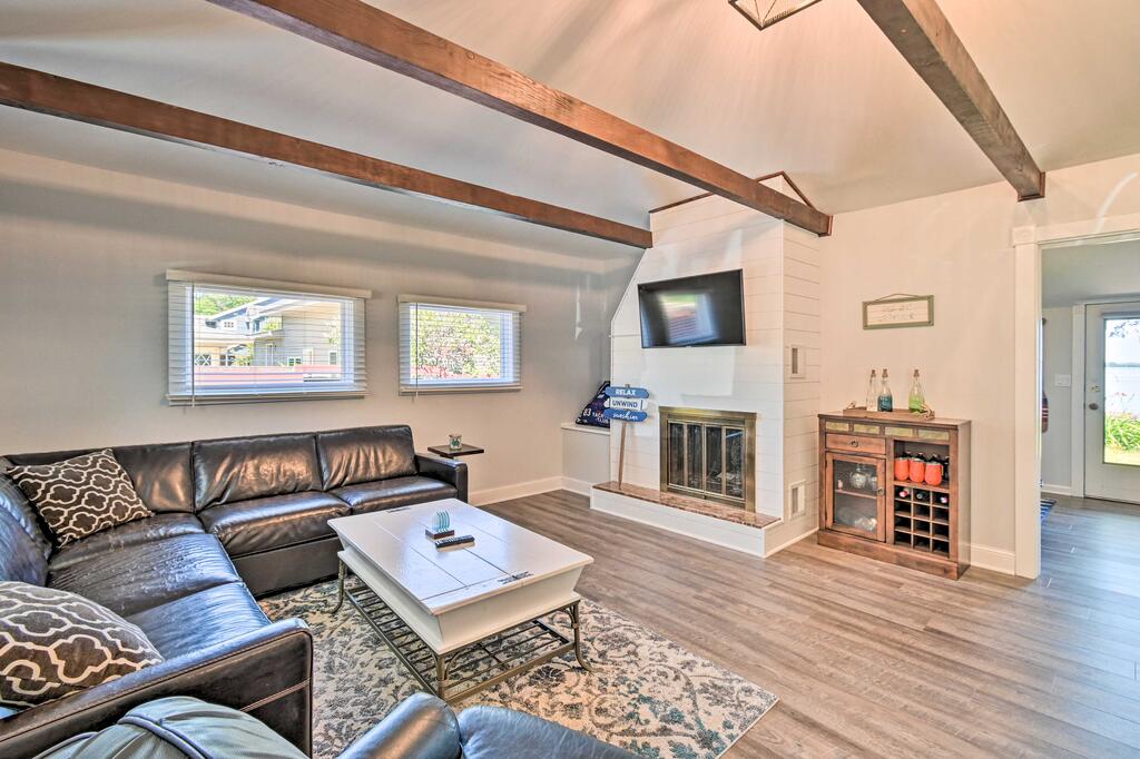 Kegonsa Lake And Boat House With Outdoor Oasis! - thumb 2