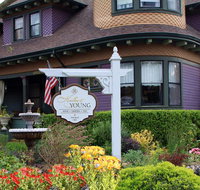 Kelley  Young Wine Garden Inn - Accommodation Los Angeles