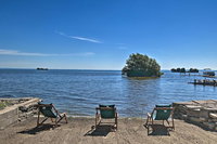 Lake Winnebago Getaway - Waterfront Family Fun Accommodation Los Angeles
