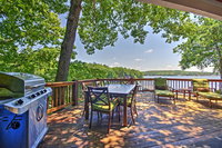 Lakefront Sunrise Beach House with Dock  Fire Pit Accommodation Los Angeles