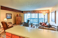 Lakeside Port Clinton Condo with Pool Access and View Accommodation Los Angeles