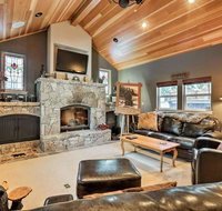 Large Home in Central Truckee with Private Hot Tub - Accommodation Los Angeles
