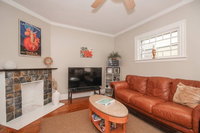 Large Home Hip Area Near Downtown Accommodation Los Angeles