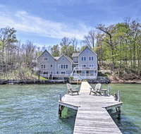 Lavish Seneca Lake Home with Seasonal Hot Tub! - Accommodation Los Angeles