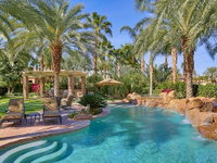 Legends Retreat Accommodation Los Angeles