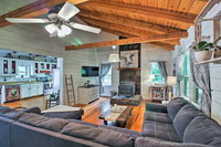 Luxurious Cabin with Mini Farm - Near Helen Accommodation Los Angeles
